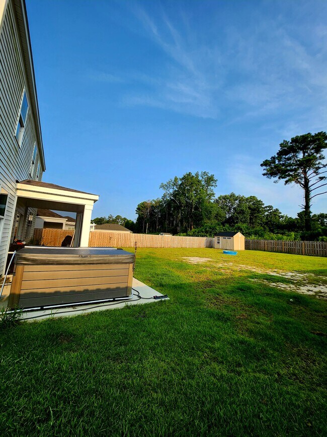 Building Photo - 413 Tributary Cir