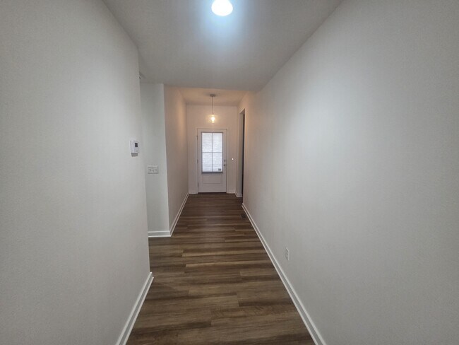 Building Photo - 2622 W Brook Ridge St