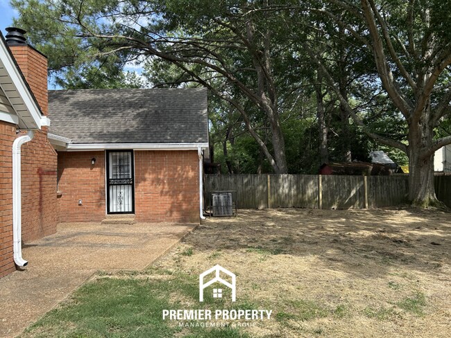 Building Photo - Charming 3 Bedroom Rental on Palgrave Lane - Open Kitchen & Fenced Yard