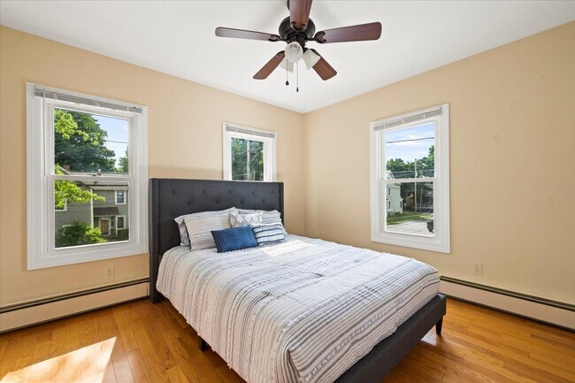 Queen Bedroom - 2nd Floor - 107 Clinton St