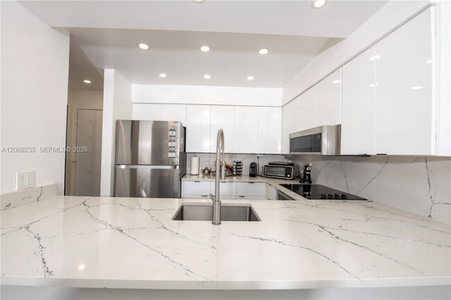 Building Photo - 401 Ocean Dr