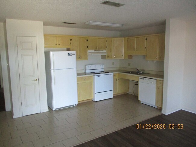 Building Photo - 906 20th Ave