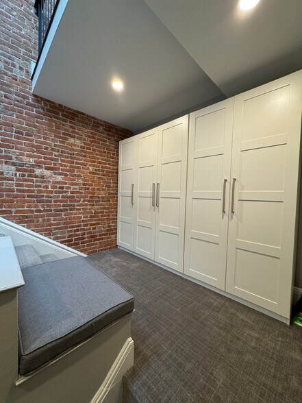 Building Photo - 265 Beacon St
