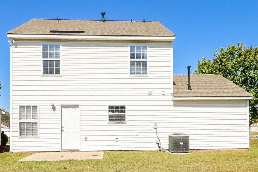 Building Photo - 916 Clover Gap Dr