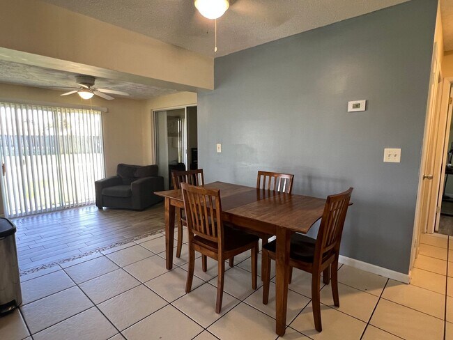 Building Photo - * Coming Soon * Furnished 2/2 in Port St Lucie