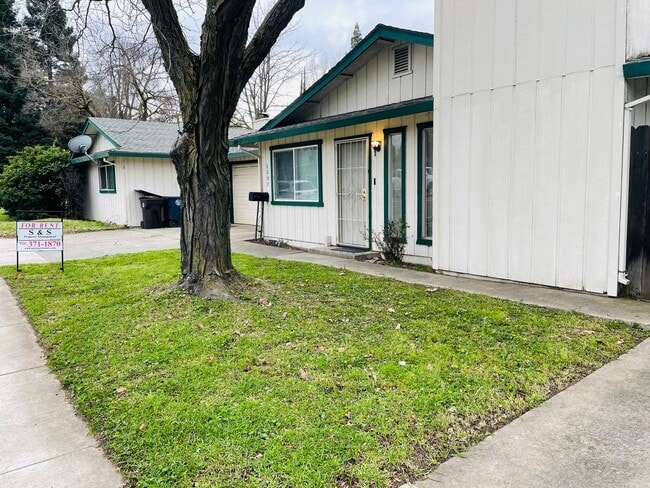 Building Photo - 8237 Sunrise Blvd