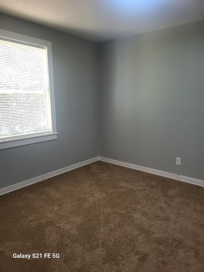 Building Photo - Duplex