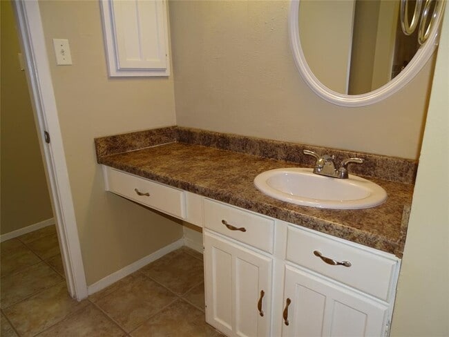 Building Photo - 7247 Barton Oaks Dr