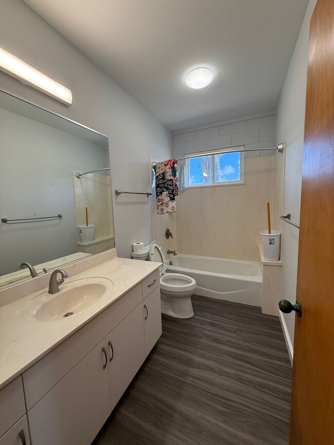 Building Photo - 1 bedroom 1 bath beachside retreat!