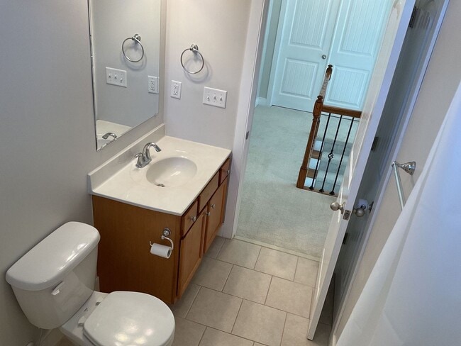 Building Photo - 4 Bedroom 2.5 Bathroom located in Old Mill...