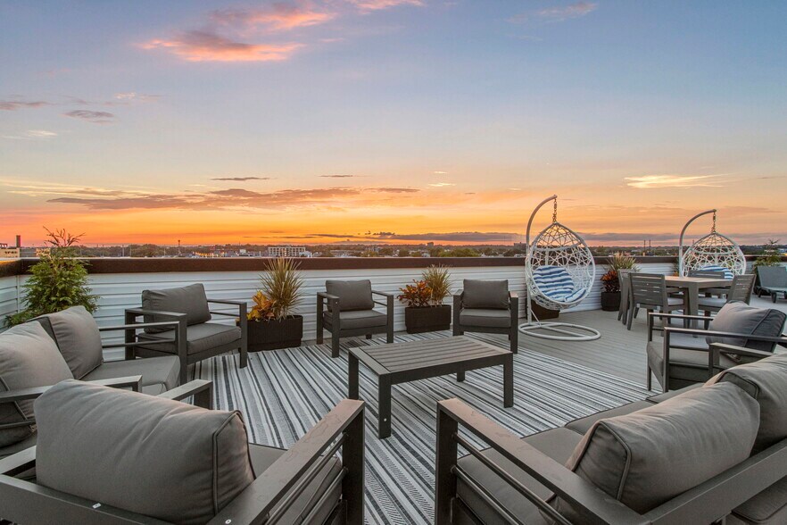 Building Photo - 2625 W Jefferson St