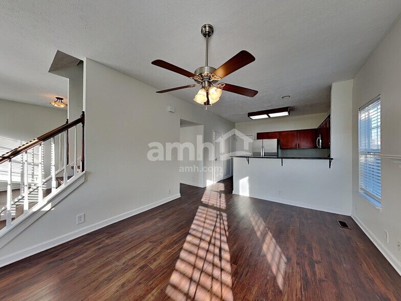 Building Photo - 2805 River Bend Dr