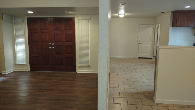 Building Photo - 8956 Red Leaf Way