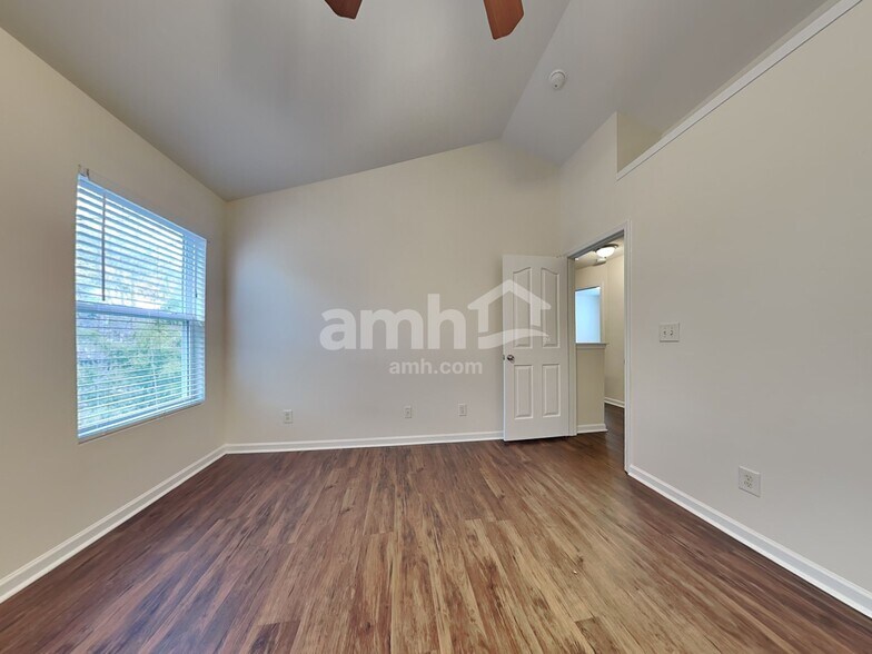 Building Photo - 7005 Sunman Rd