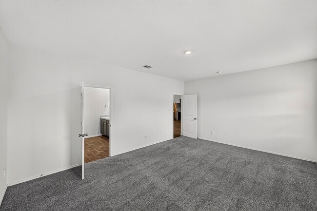 Building Photo - 5118 Dove Hl Ln