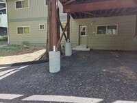 Building Photo - 23369 Shadybrook Dr