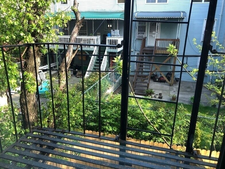 Building Photo - 640 Lafayette Ave