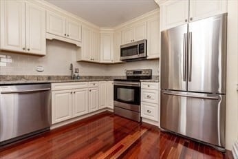 Building Photo - 16 Balmoral St
