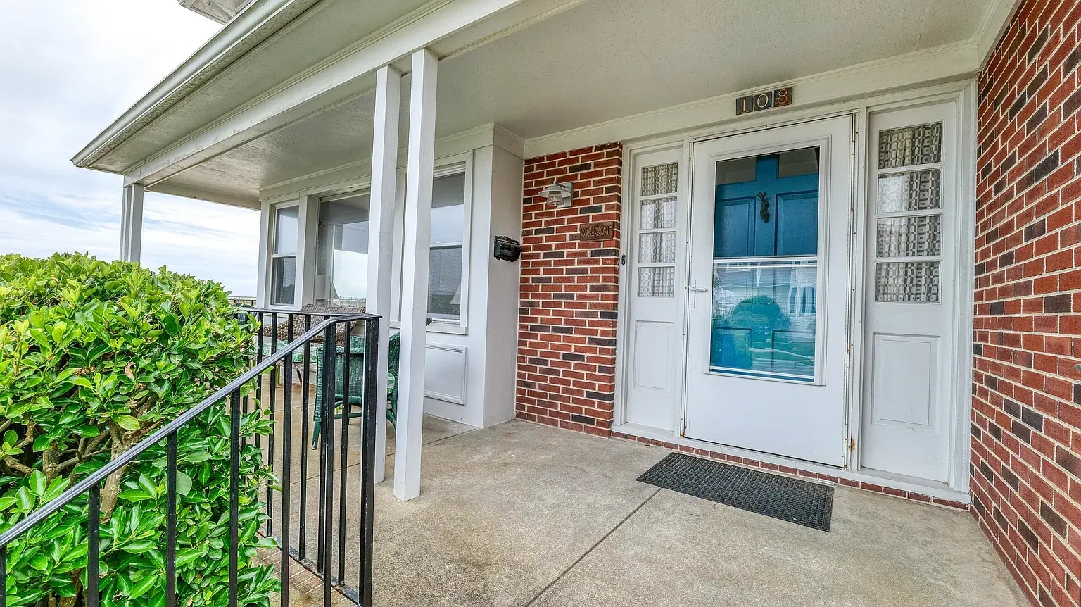 Building Photo - 108 S Newark Ave