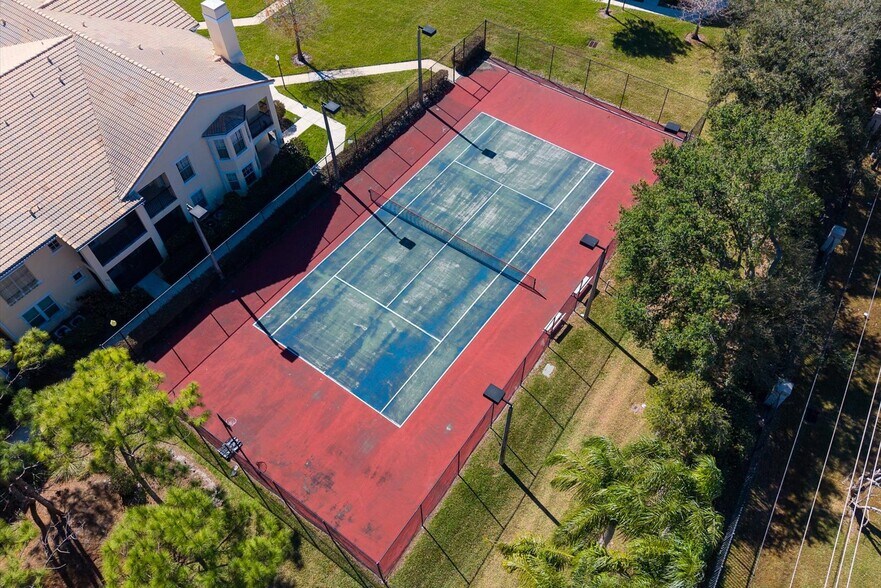 Building Photo - 158 SW Peacock Blvd