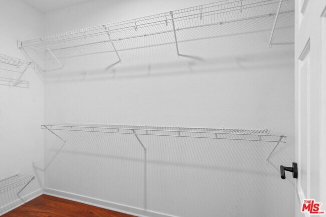 Building Photo - 1401 S St Andrews Pl