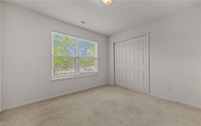 Building Photo - 310 Canaan Cir