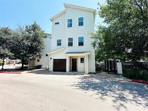 Building Photo - 2716 Halcyon Dr
