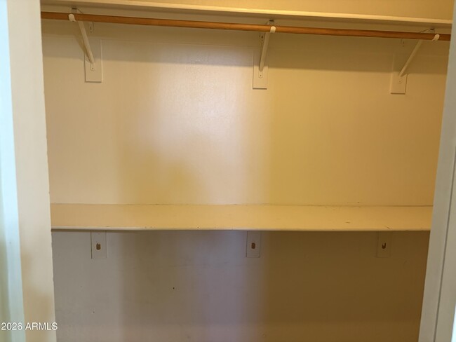 Building Photo - 222 W Caroline Ln