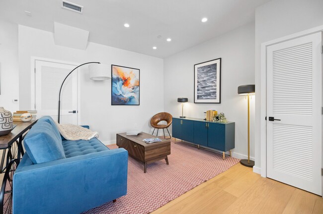 Building Photo - 693 Sutter St