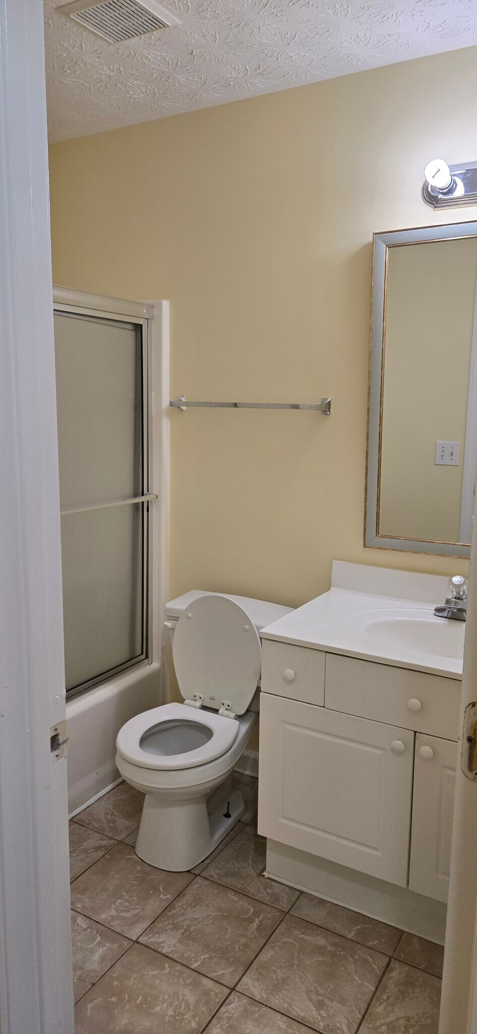 Building Photo - 5074 Leeshire Trce