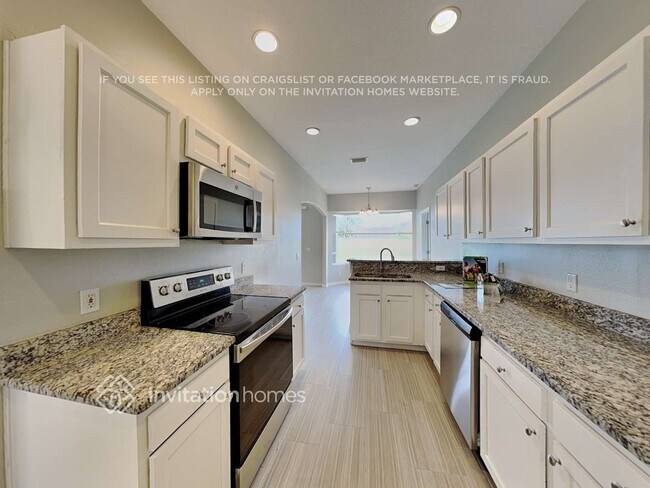 Building Photo - 2529 Pan American Blvd