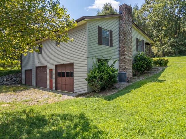 Building Photo - 24 Canter Ct