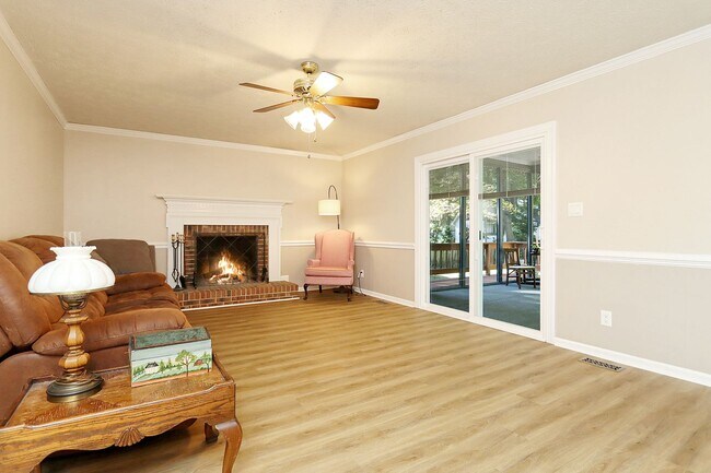 Building Photo - 103 Jonquil Ct