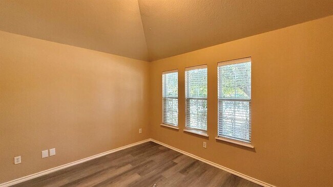 Building Photo - 1473 Rainbow Parke Dr