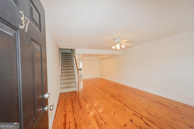 Building Photo - 37 Intown Pl