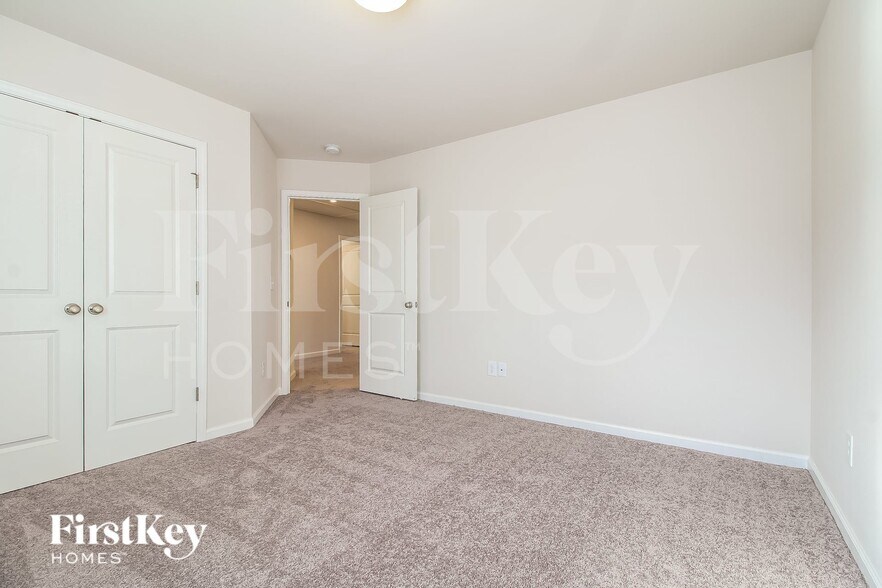 Building Photo - 702 Ridgemoor Trl