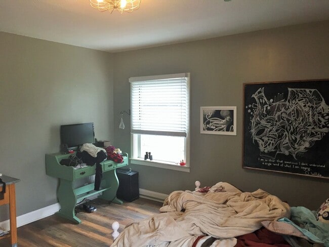 Building Photo - 6329-6331 Bartlett