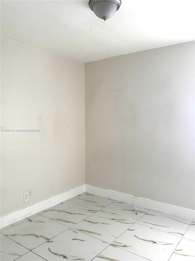 Building Photo - 1945 Pierce St