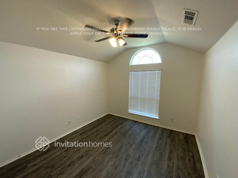 Building Photo - 635 Ridgehill Dr