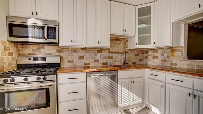 Building Photo - 60 County Rd