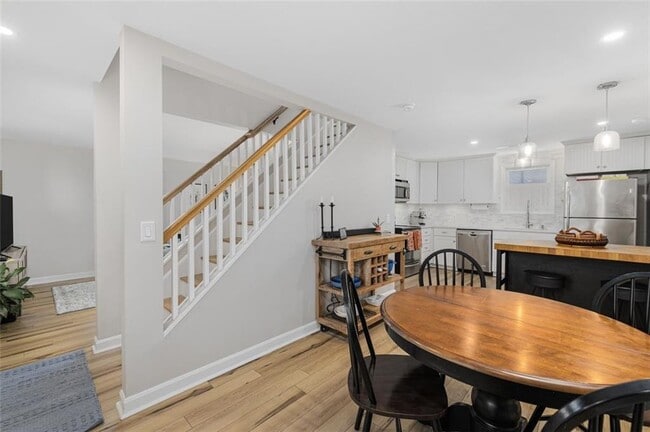 Building Photo - 208 Marlborough St