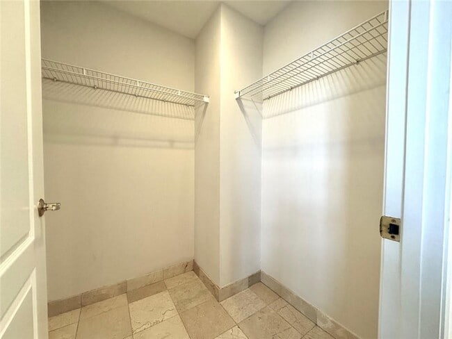 Building Photo - 195 14th St NE