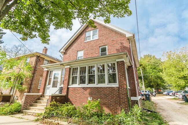 Primary Photo - 314 S Brooks St