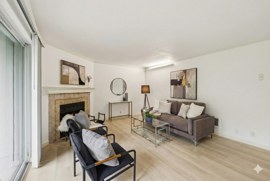 Building Photo - 12036 100th Avenue Northeast