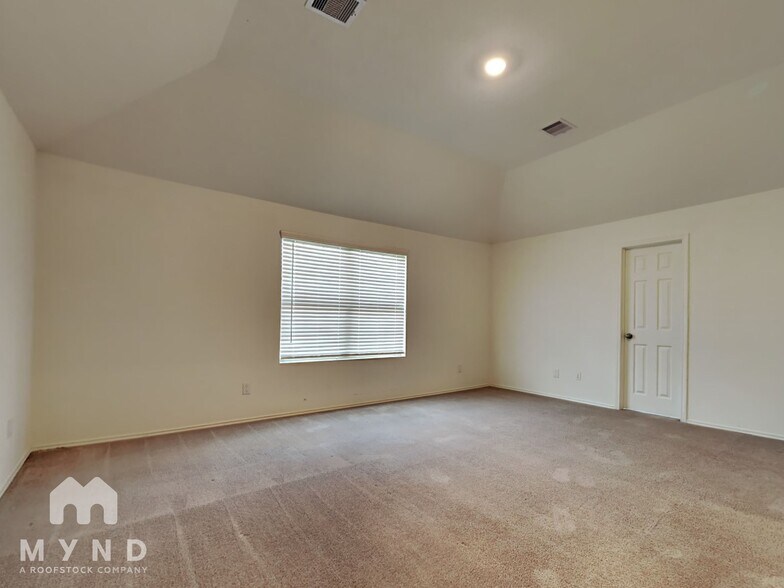 Building Photo - 3647 Solanum Dr