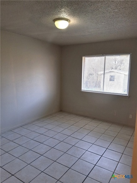 Building Photo - 1701 Lennox Ave