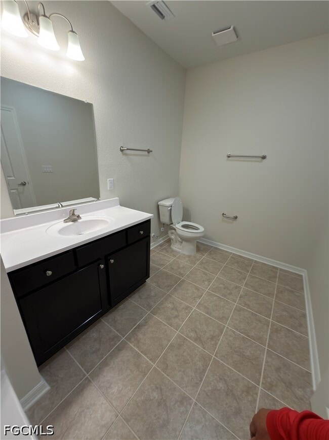 Building Photo - 2381 Oleander St