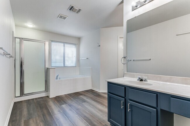 Building Photo - 4-BEDROOM IN PRESTON HOLLOW