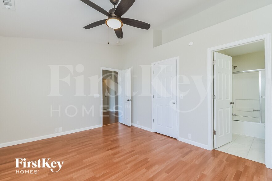Building Photo - 5918 Vallecito Dr
