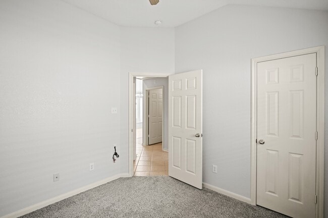 Building Photo - 24307 Silver Maple Dr